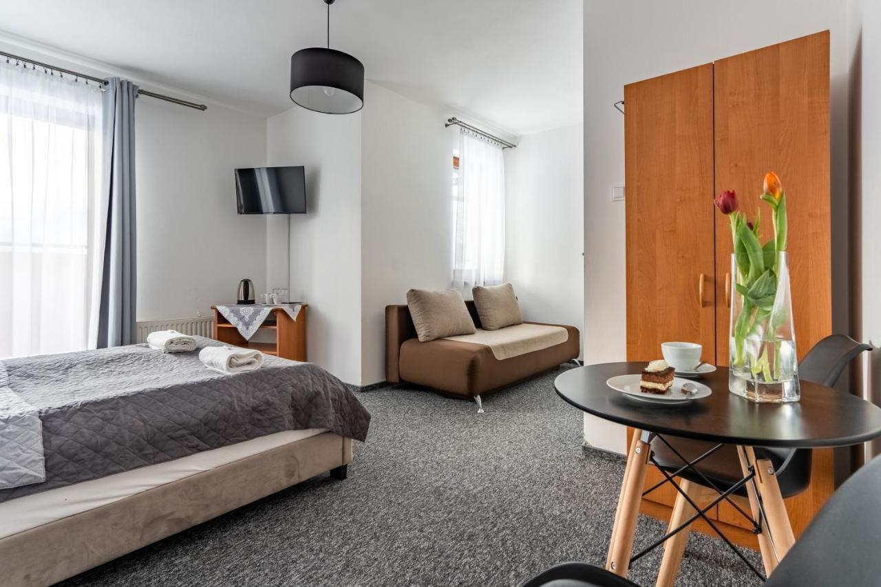 84 & Jacuzzi & Sauna Bed & Breakfast *