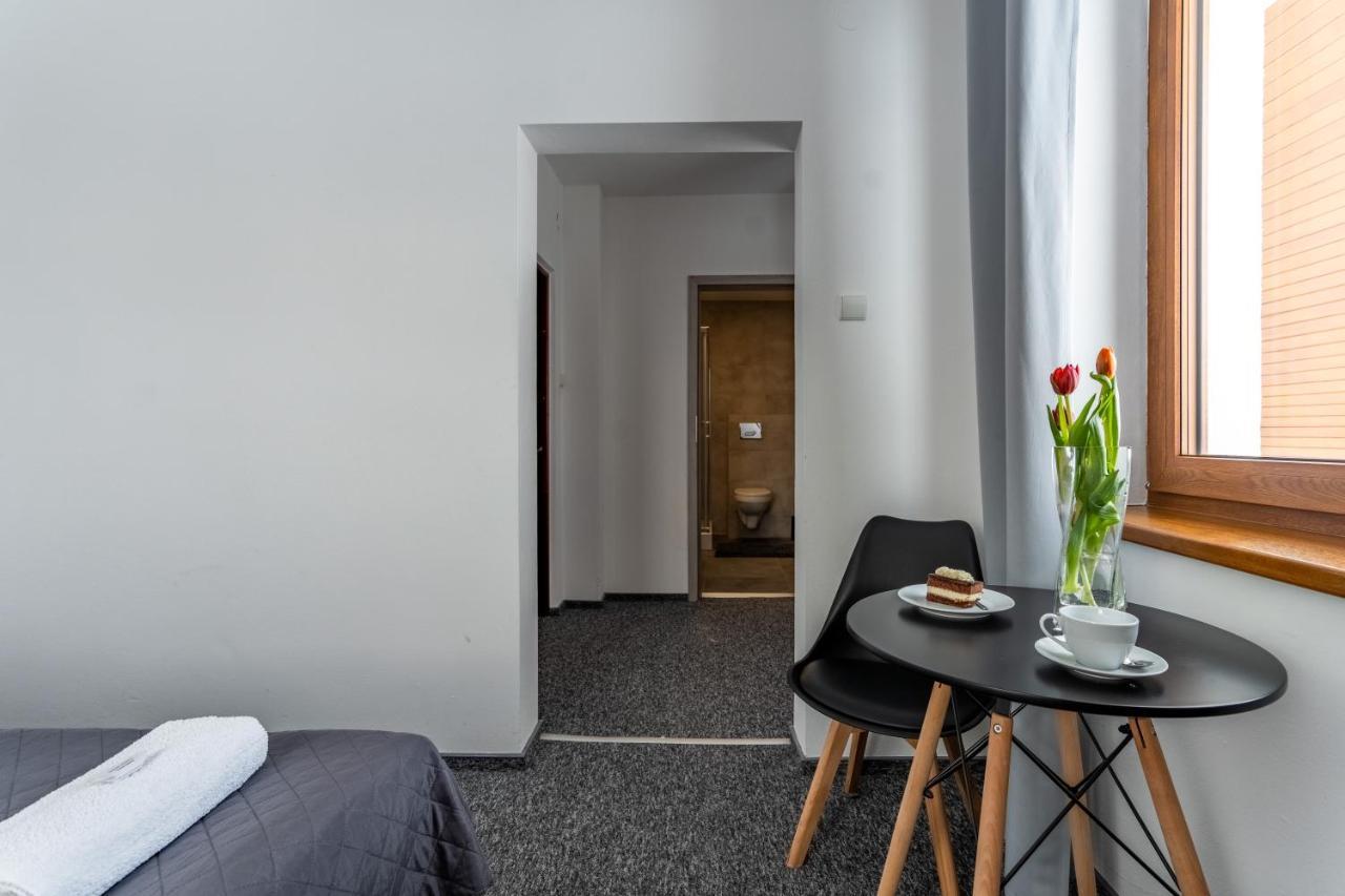 84 & Jacuzzi & Sauna Bed & Breakfast