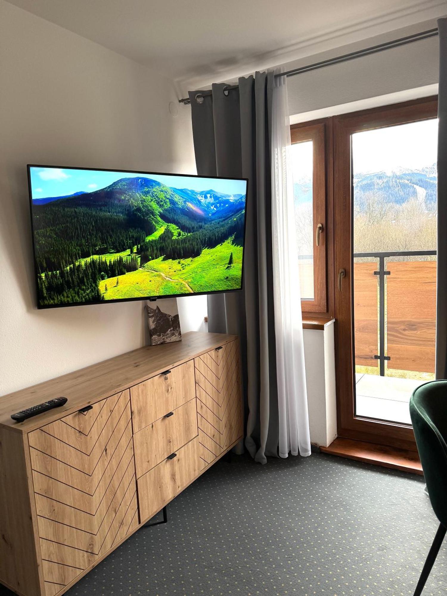 84 & Jacuzzi & Sauna Bed & Breakfast Zakopane