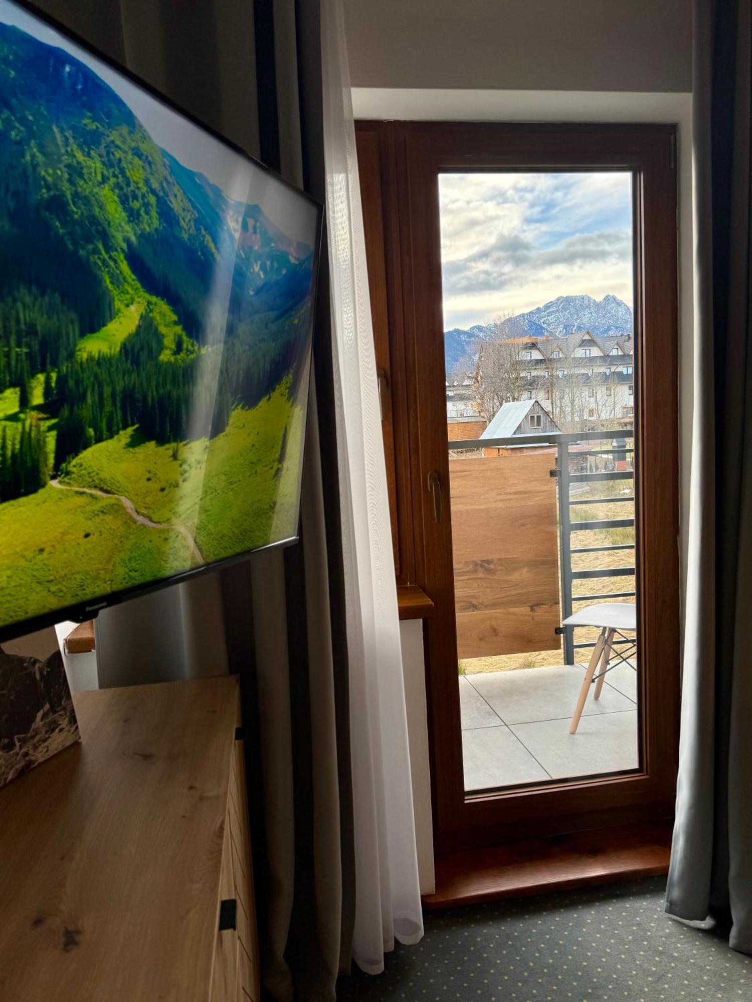 84 & Jacuzzi & Sauna Bed & Breakfast *