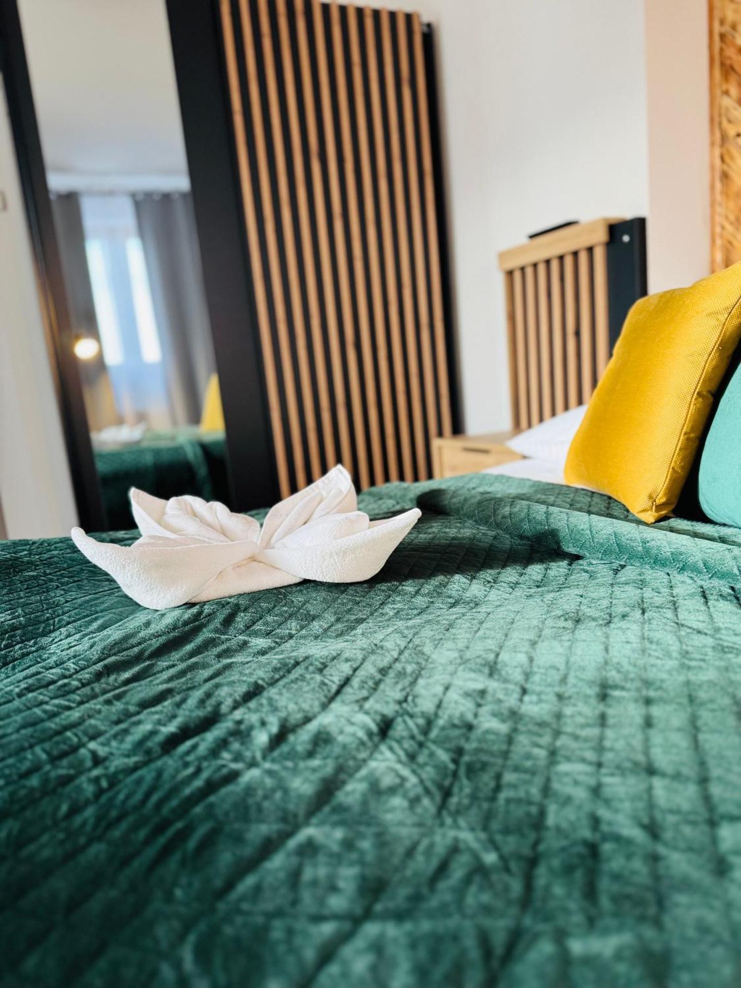84 & Jacuzzi & Sauna Bed & Breakfast Zakopane