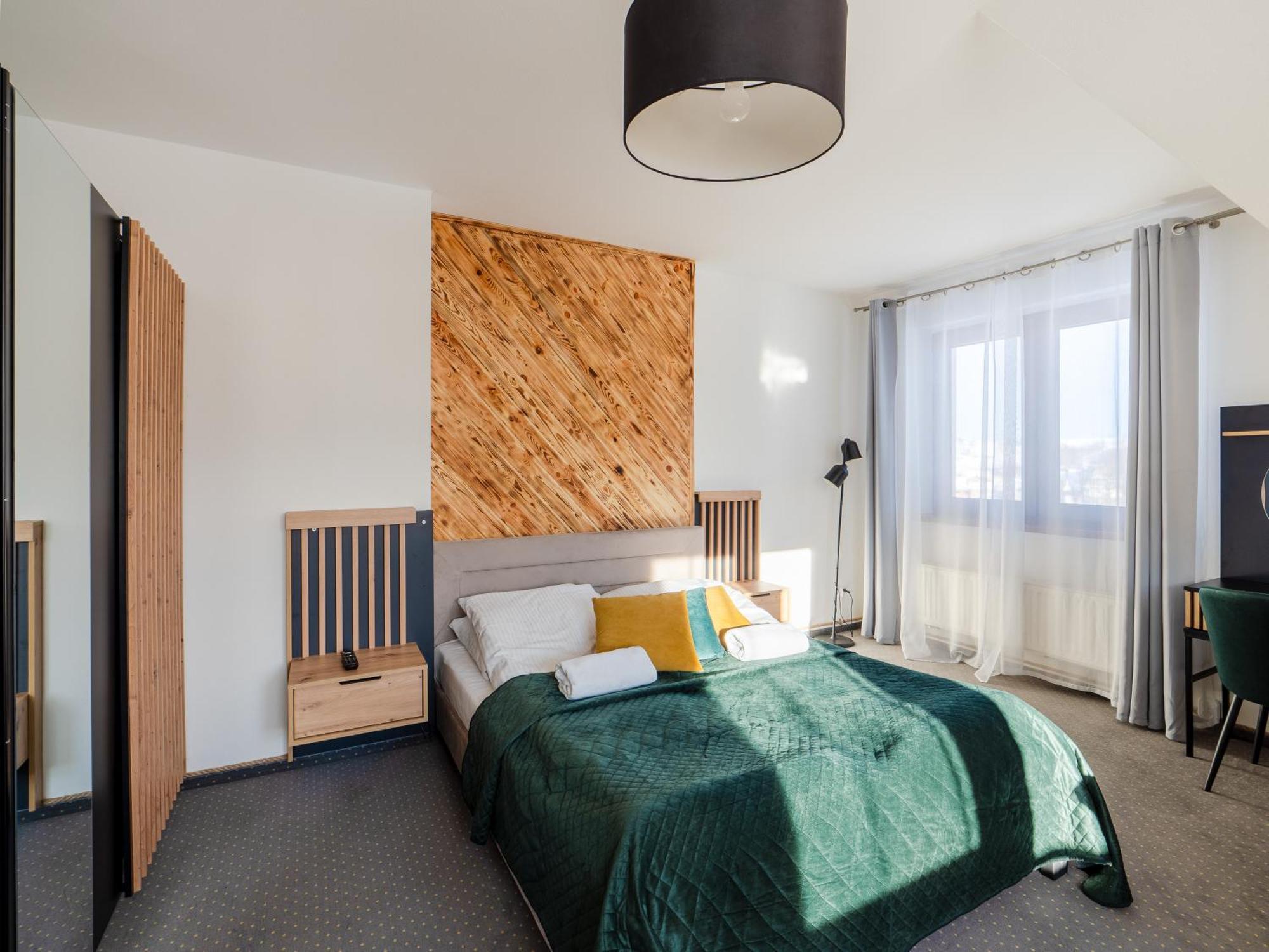 84 & Jacuzzi & Sauna Bed & Breakfast